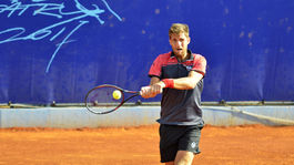 VIDEO: Kližan daroval súperovi poslednú loptičku, potom odkopol raketu