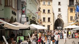 Slováci sú lídrami v zadlženosti, najviac okolo tridsiatky a Bratislavčania