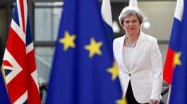 Brexit a možné clá Britániu prudko spomalia 