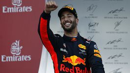 Chaotickú VC Azerbajdžanu ovládol Ricciardo. Stroll nemohol uveriť