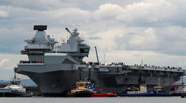 Británia predstavila Queen Elizabeth - najväčšiu lietadlovú loď