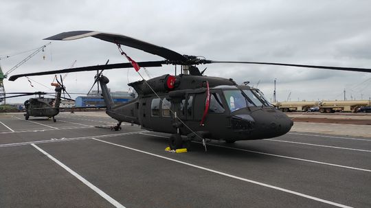 Spojené štáty darujú Česku osem vrtuľníkov