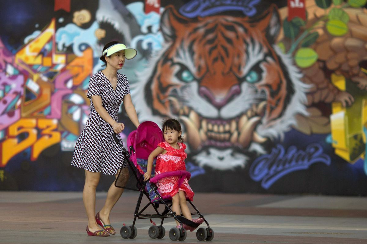 Čína, tiger, maľba, kresba, graffiti, kočík, matka, dieťa, Peking, populácia, obyvatelia,