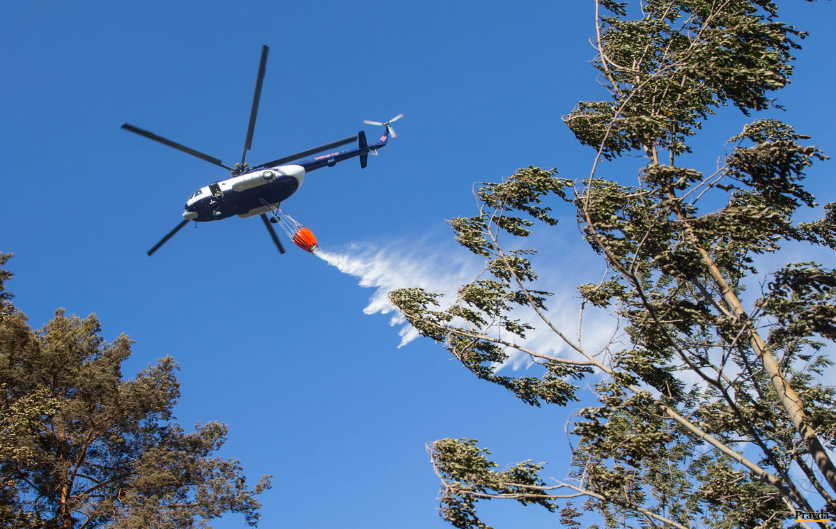 Vrtuľník Letky Ministerstva vnútra SR pomáha...