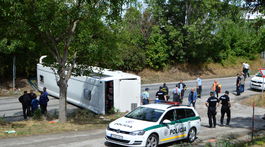 Haváriu autobusu pri Trnave zapríčinil šmyk