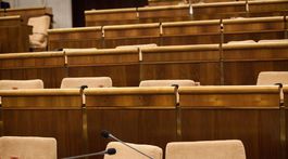 Politici nemajú určenú dĺžku dovolenky