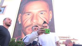 Hamšík ako Maradona. Slávny umelec ho zvečnil na neapolskej budove