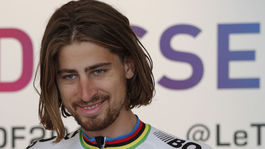 MYSLÍM SI: Lakeť Saganovi