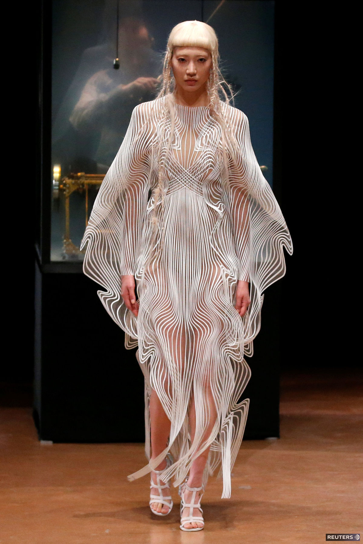 Dizajnérka Iris van Herpen už roky...