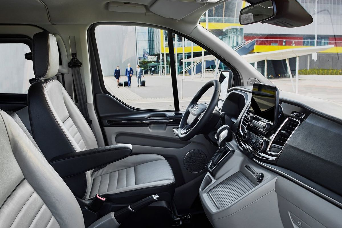 Prepracovaná palubná doska môže byť vybavená...