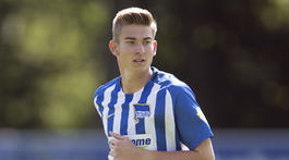 Duda a Pekarík majú v Herthe nového spoluhráča zvučného mena