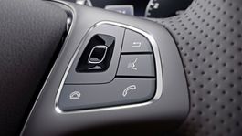 Mercedes-Benz E: Hlasom ovládate už aj klimatizáciu či vyhrievanie sedadiel
