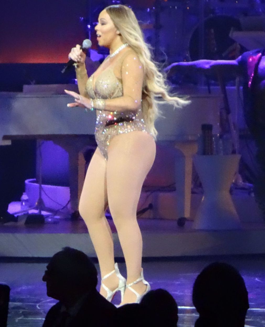 Speváčka Mariah Carey počas svojho vystúpenia v...