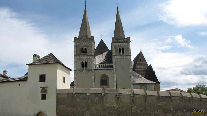 Majestátna Spišská Kapitula pri vstupe do...