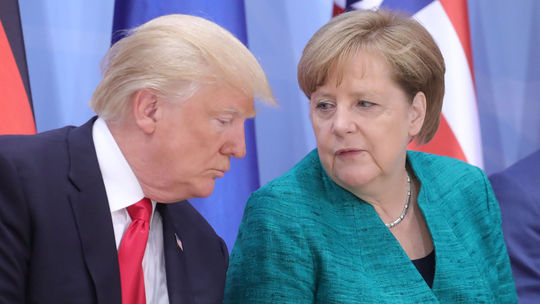 Vzťah Merkelová - Trump chladne. Za Nord Stream 2 môže prísť protiúder