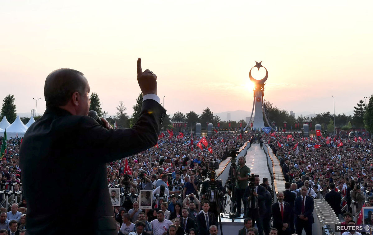 Turecký prezident Recep Tayyip Erdogan vo...