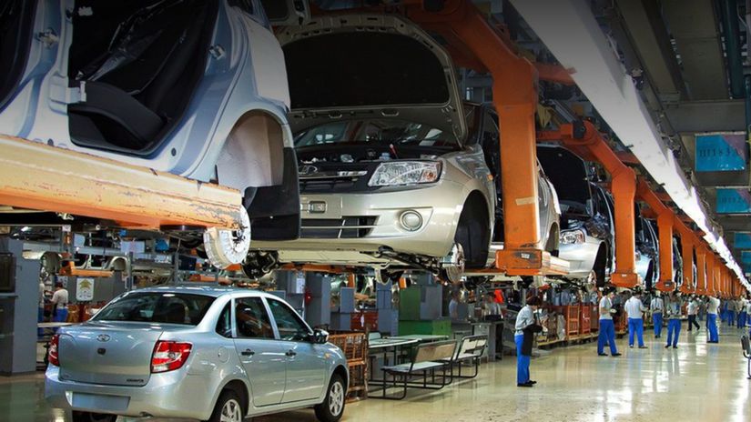 Z ruských automobiliek sa zatiaľ podarilo...