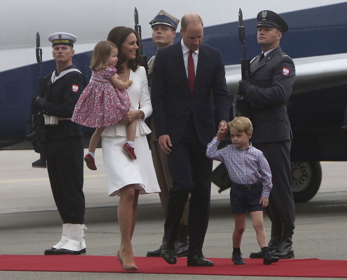 Princ William s manželkou Kate pricestoval na...