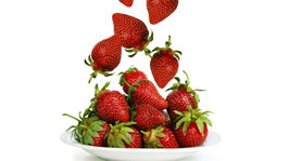 Prvé slovenské jahody už zbierajú. Vypestovali ich inovatívnou metódou