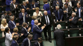Prieskum: Vládnuca PiS má v Poľsku naďalej výrazný náskok
