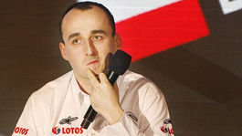 Kubica vraj vypadol z boja vo Williamse. Mladý Rus ponúka o 5 miliónov viac