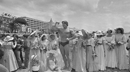 Arnold Schwarzenegger na festivale v Cannes v...