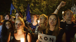 Poľský Senát schválil kontroverznú reorganizáciu najvyššieho súdu. Ľudia hovoria o zrade