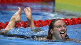 Hosszúová má zlatý hetrik z MS, Sjöströmová 5 stotín za svetovým rekordom
