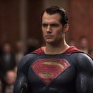 Herec Henry Cavill ako Superman. 