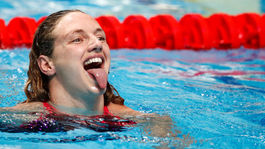 Maďarská hrdinka oslávila zlatý hetrik tradične. Vyplazeným jazykom