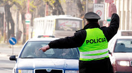 Colníci odhalili nádoby s látkami, poškodzujúcimi ozónovú vrstvu