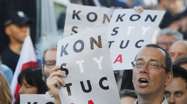 Gazeta Wyborcza: Polícia špehuje demonštrantov a opozíciu