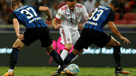 Škriniar zastavil hviezdy Bayernu, Inter sa tešil z víťazstva 