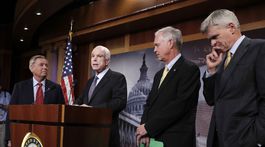 Senát USA schválil sankcie proti Rusku, snemovňa peniaze na múr s Mexikom