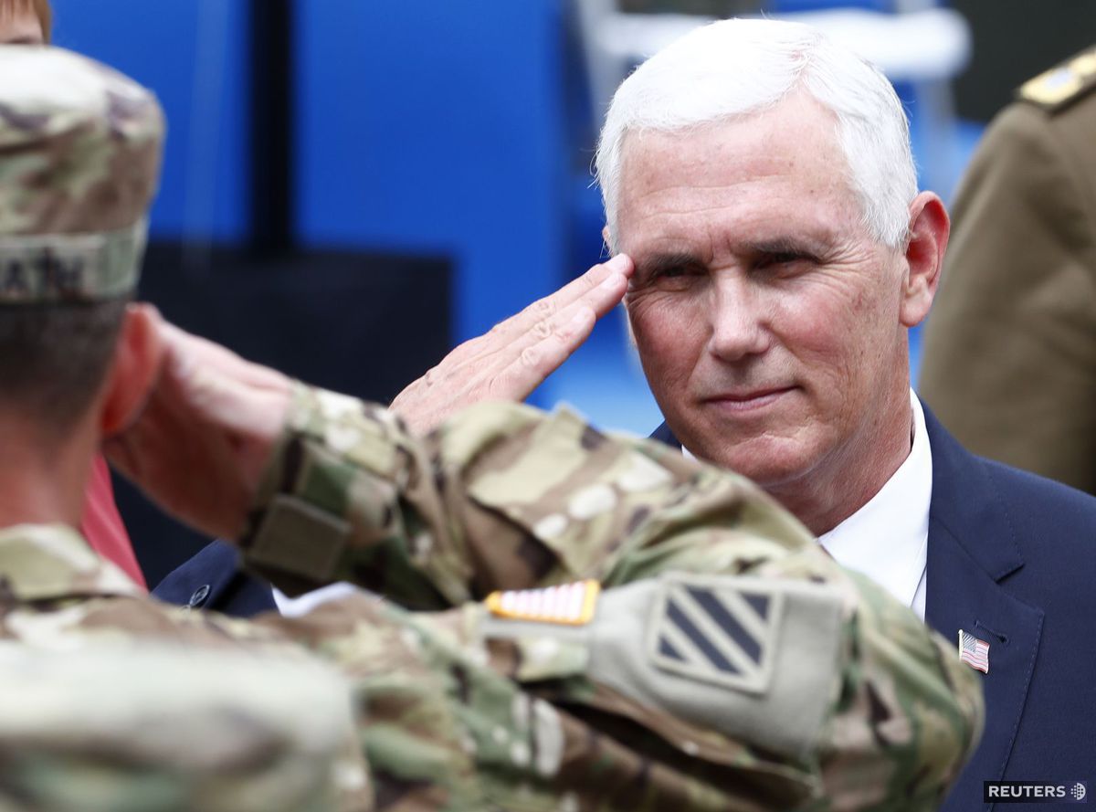 Americký viceprezident Mike Pence počas...