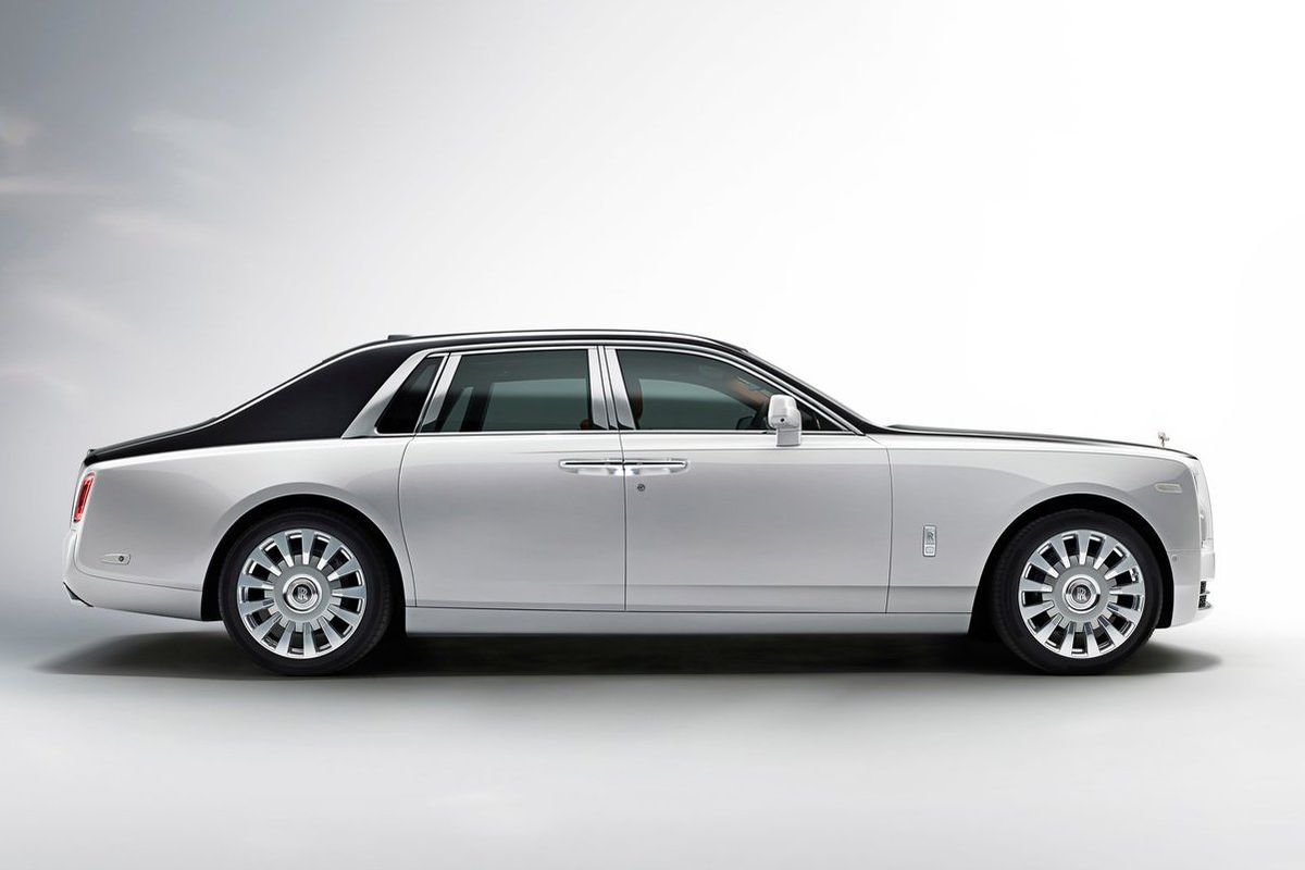 Rozmery sa menili len nepatrne. Phantom je síce...