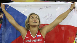 Česi oslavujú. Oštep veteránky Špotákovej doletel najďalej