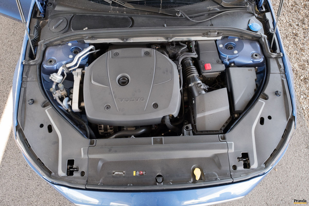 Volvo z benzínového štvorvalca získalo 320 koní.