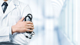 Indický lekár chcel žene urobiť test na určenie pohlavia dieťaťa, skončil v putách