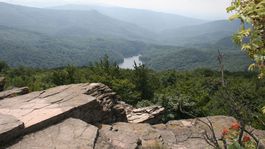 Cestu k Morskému oku lemovali PET fľaše, plechovky i pneumatiky