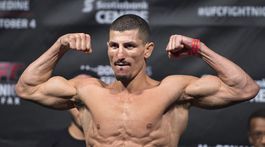 Neymar si v Paríži najal drsného osobného strážcu - hviezdneho zápasníka UFC 