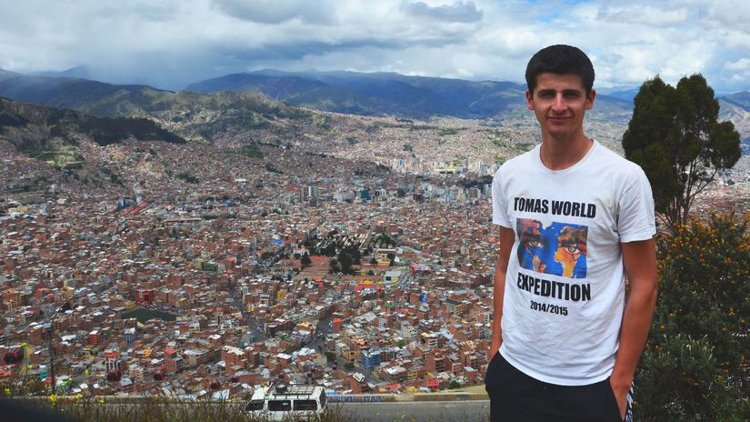 Pohľad z bolívijského El Alta na La Paz v údolí.