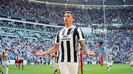 Pohodlný triumf Juventusu. Pridal sa aj Hamšíkov Neapol