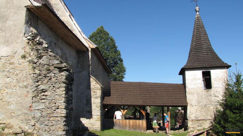 Kostolík je národnou kultúrnou pamiatkou. Dlhé...