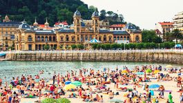 San Sebastián, Španielsko, pláž, more, leto, dovolenka, palác, piesková pláž, opaľovanie, kúpanie