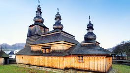 Chrámy, kde sa rozjímanie spája s opojnou vôňou dreva