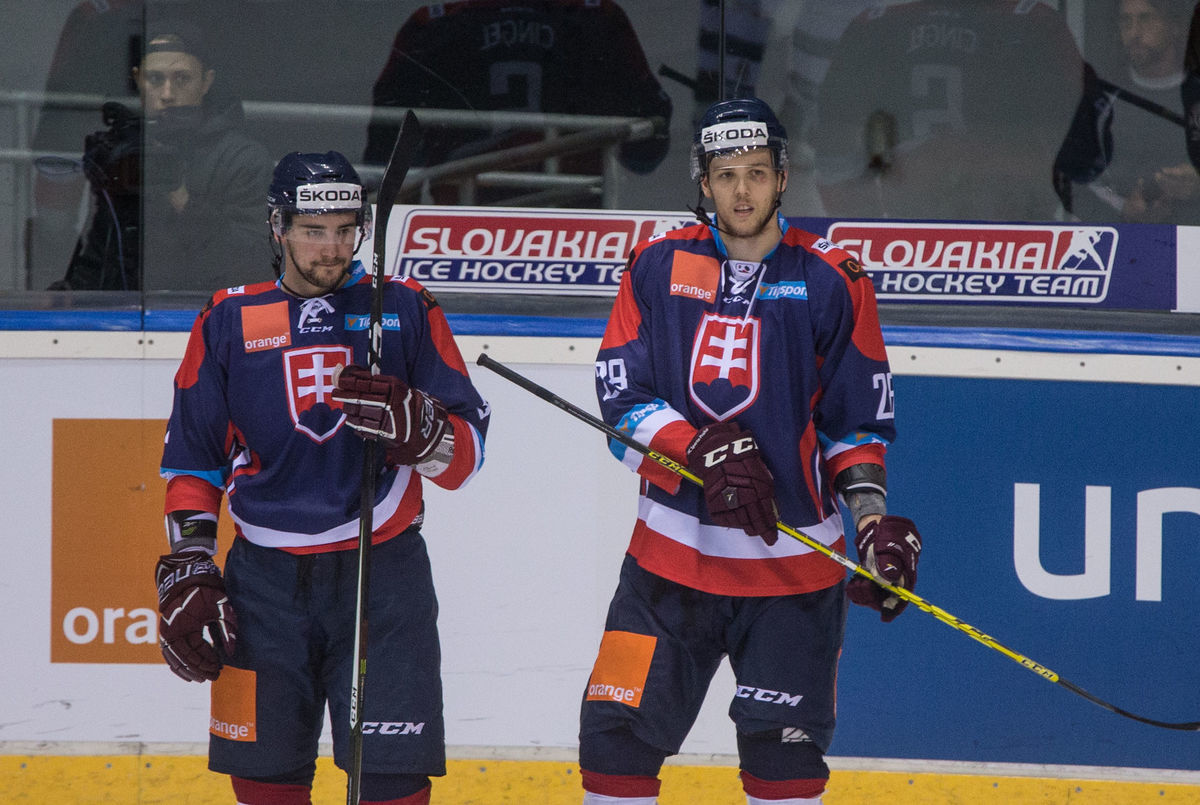 Martin Gernát (vpravo) s kolegom z obrany...