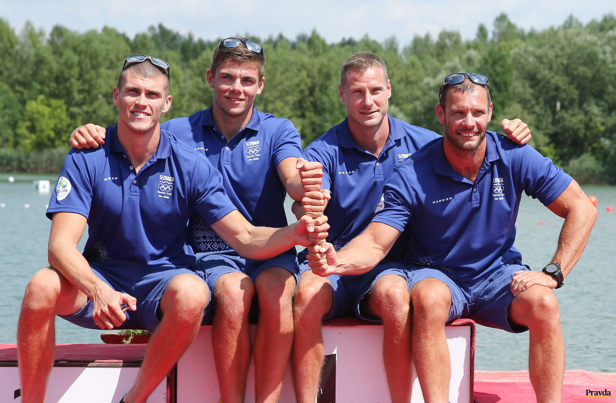 zľava Tibor Linka, Denis Myšák, Erik Vlček,...