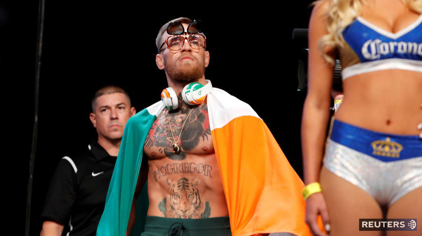 Conor McGregor prichádza do T-Mobile Arény v...