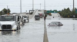 CNN: Prečo hurikán Harvey netlačí cenu ropy hore